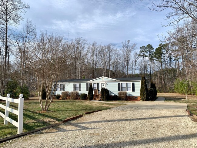 Building Photo - Renovated 3 Bedroom Home In Raleigh, Apply...
