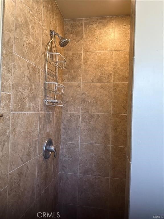 Building Photo - 264 Grandview Dr