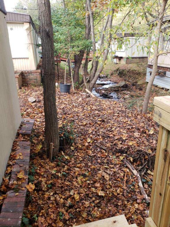 Building Photo - 245 Weaverville Hwy