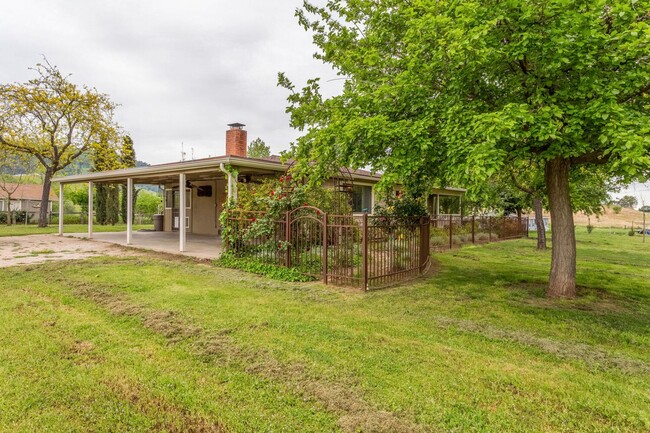 Building Photo - Home on Acreage (horses OK)  for Lease