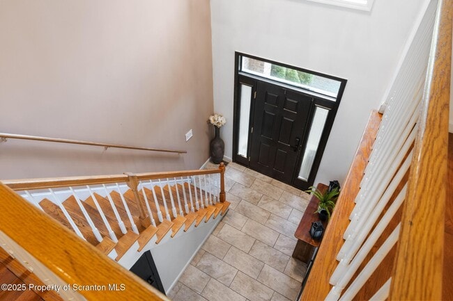 Building Photo - 32 Pine Tree Dr