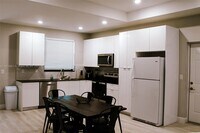 Building Photo - 622 Windermere Dr