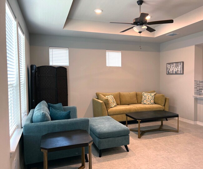 Building Photo - 131 Ace Ln