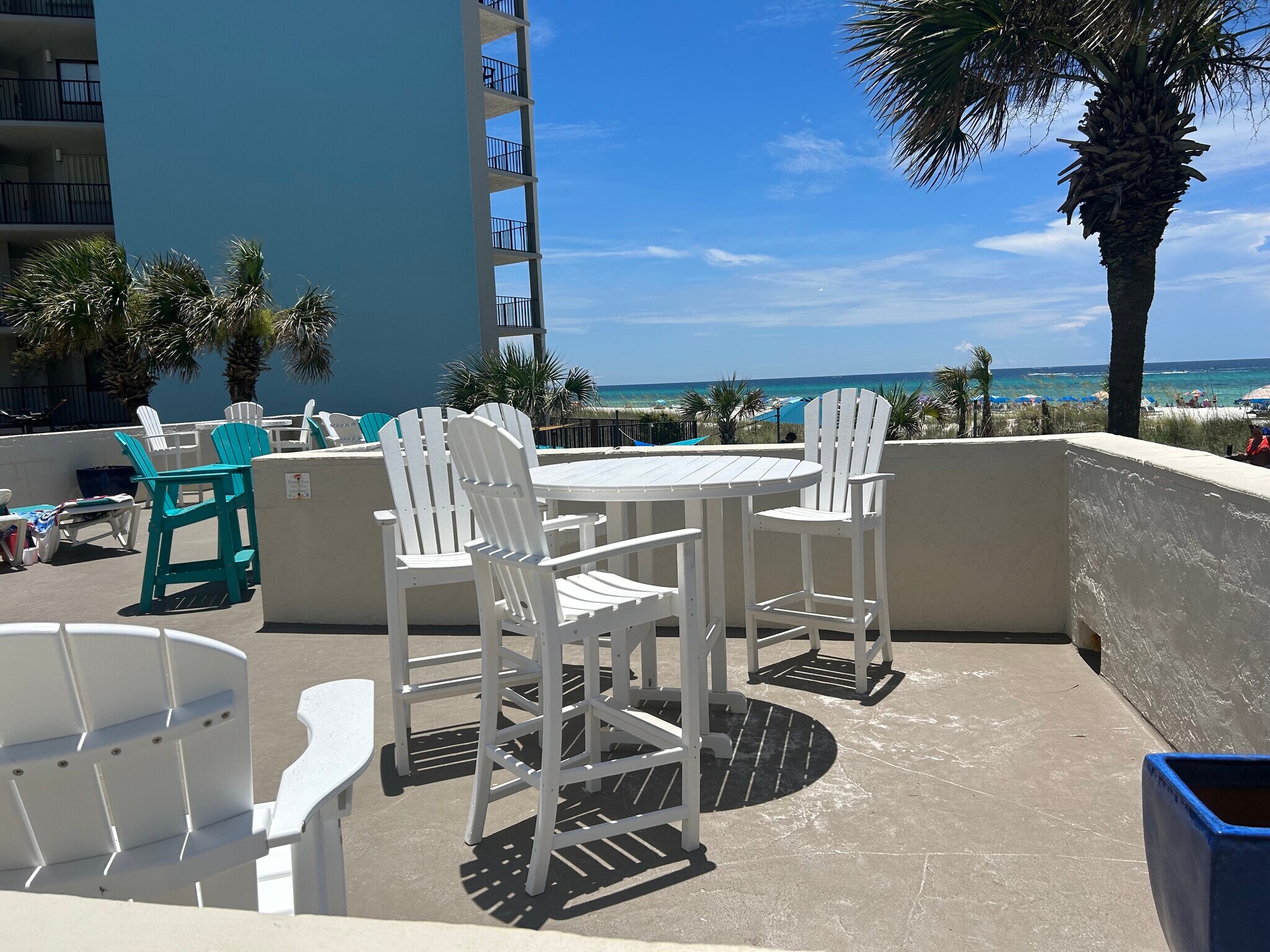 Sundeck - 8817 S Thomas Dr