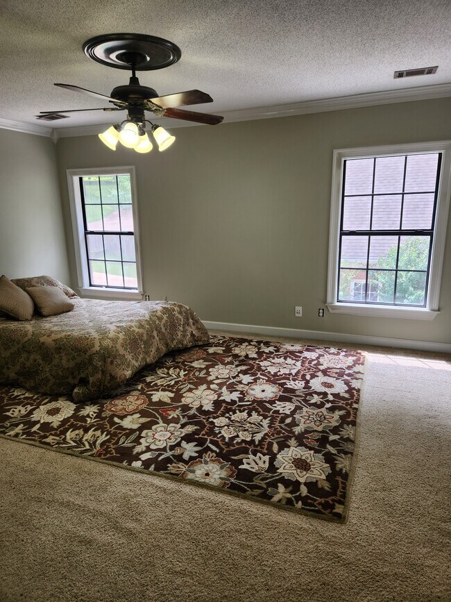Building Photo - 3875 Saint Philip Dr