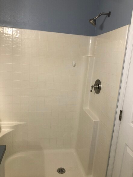 Building Photo - 804 E South St