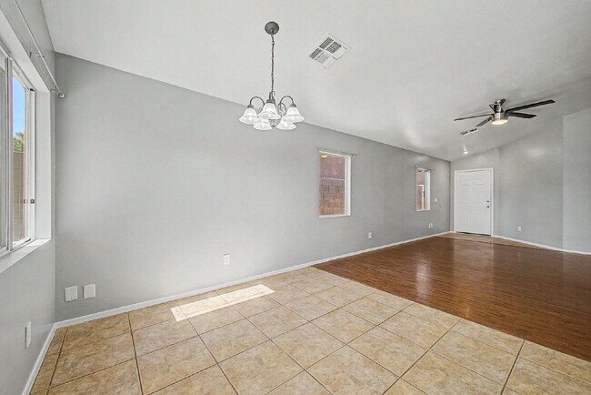 Building Photo - 14718 N 154th Ln