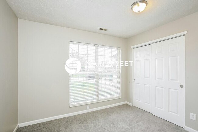 Building Photo - 3 Bedroom Pet-Friendly Home in Brownsburg, IN with Main Street Renewal