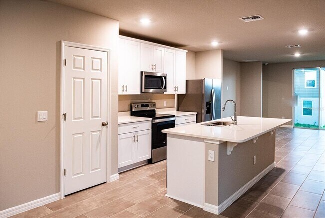 Building Photo - 3091 Bella Vista Dr