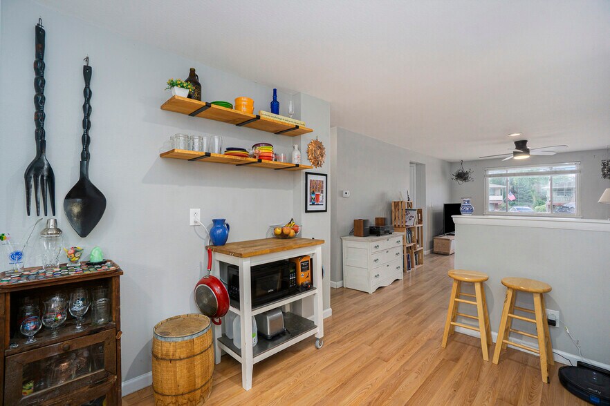 Kitchen - 4511 Stover St