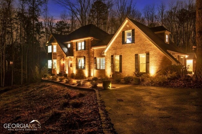 Building Photo - 661 Luther Ct