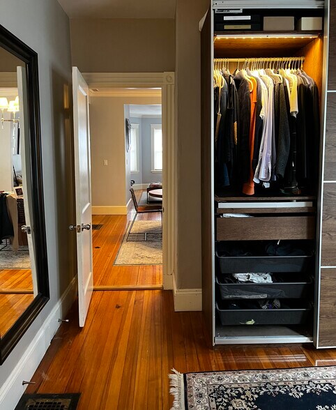 Building Photo - 63 Downer Ave