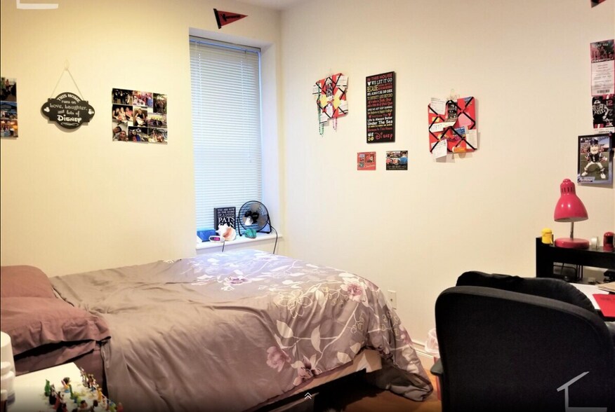 Building Photo - 66 Louis Prang St