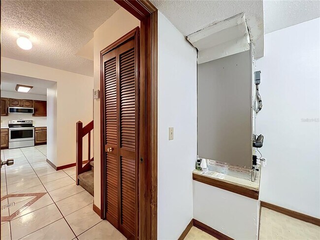 Building Photo - 4119 Waterview Loop