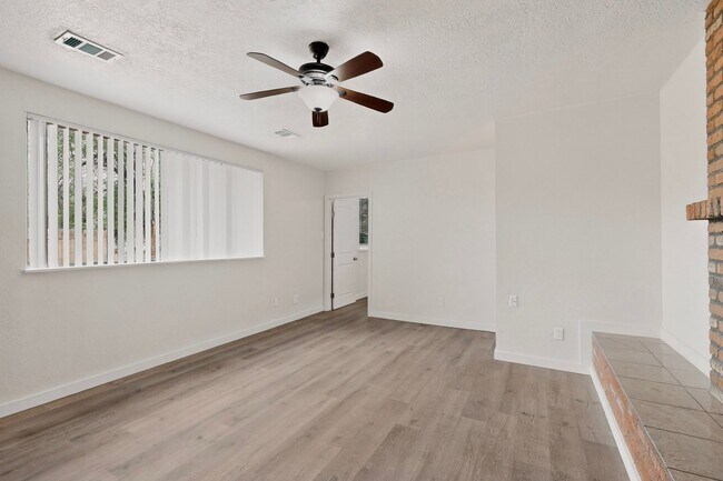Building Photo - 1846 Henry Cir SW