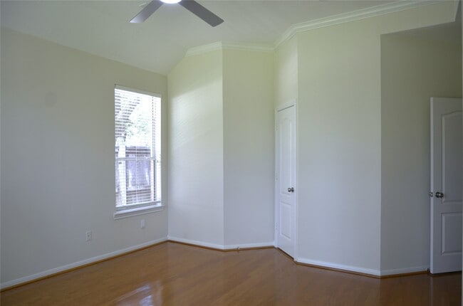 Building Photo - 218 Heathbrook Ln