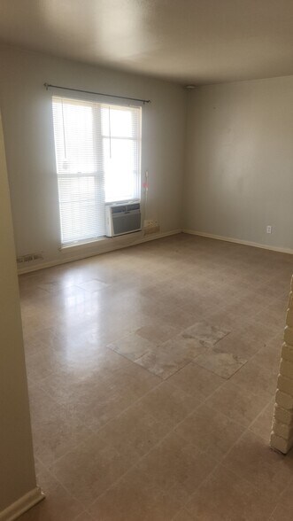 Building Photo - 3374 J St