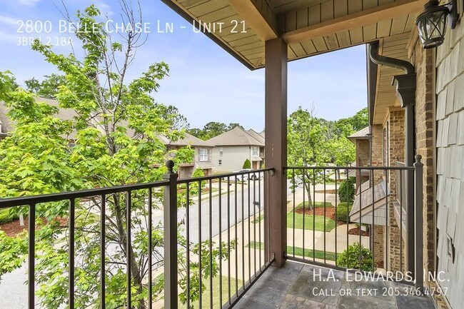 Building Photo - 2800 Belle Chase Ln