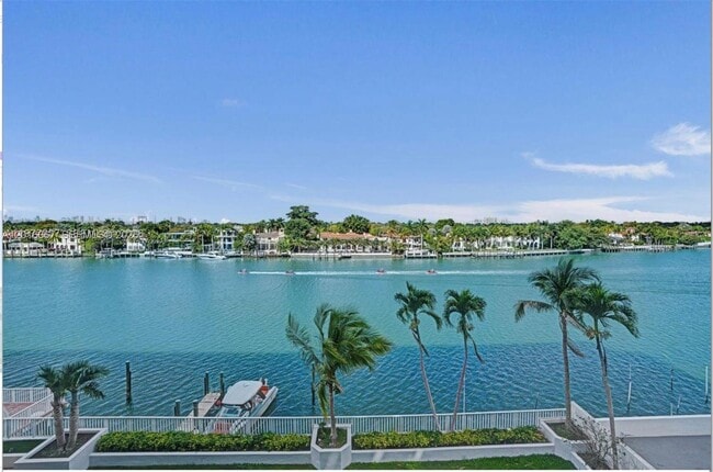 Building Photo - 5700 Collins Ave