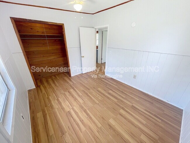 Building Photo - 4722 Harris Ave