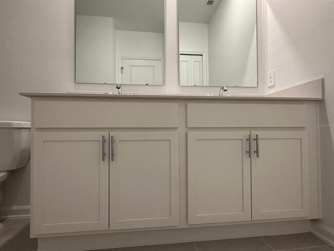 Building Photo - 5636 Lemon Grass St