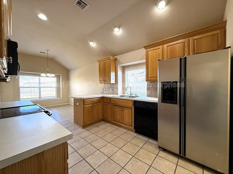 Building Photo - 8305 NW 73rd St