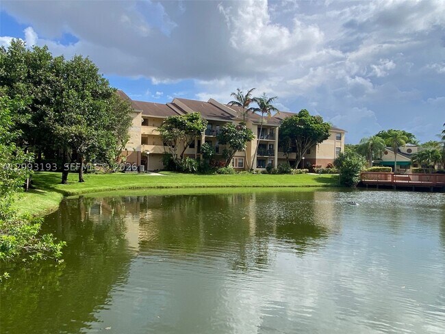 Building Photo - 9999 Summerbreeze Dr