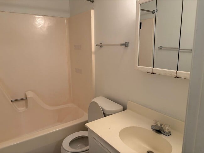 Building Photo - 108 Beaver Pond Loop