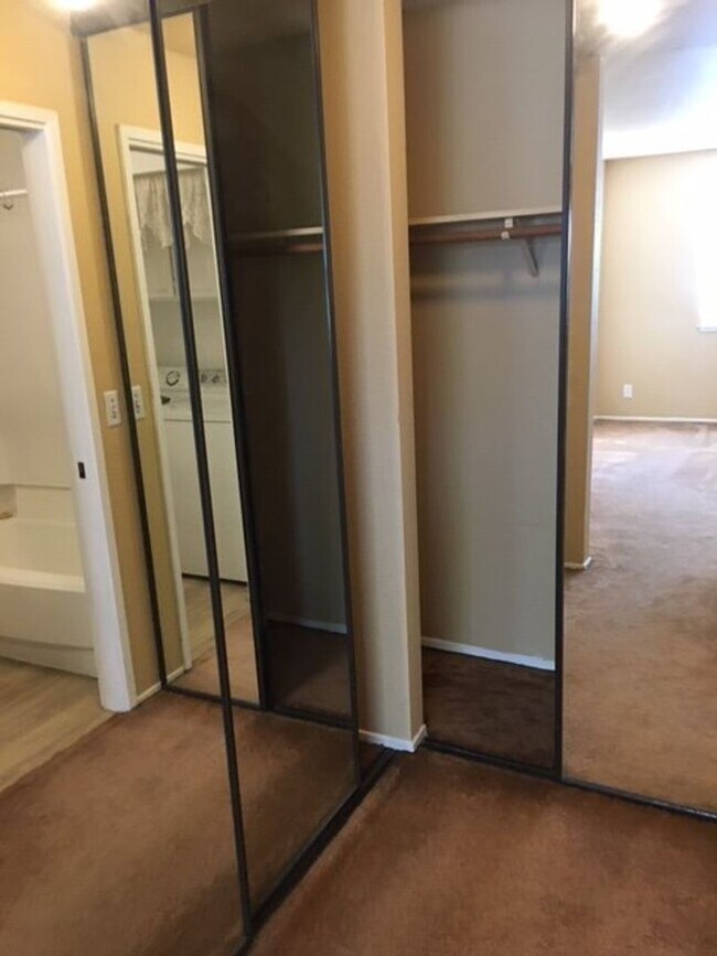 Building Photo - First Floor condo perfectly situated for p...