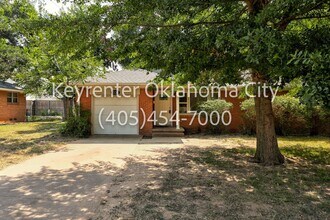 Building Photo - Renovated 3 Bedroom close to OU Campus!! LAWNCARE INCLUDED!!