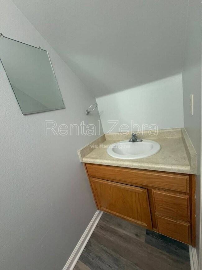 Building Photo - 2951 Willowbrook Dr