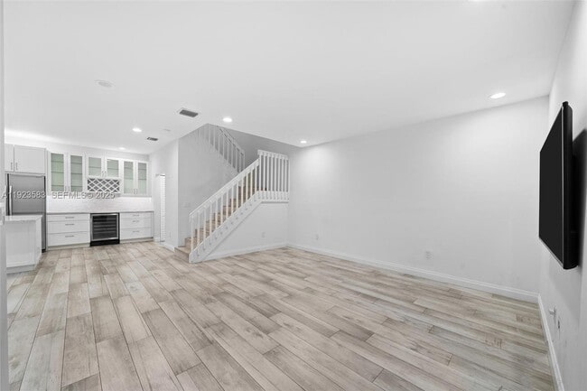 Building Photo - 1240 Weeping Willow Way