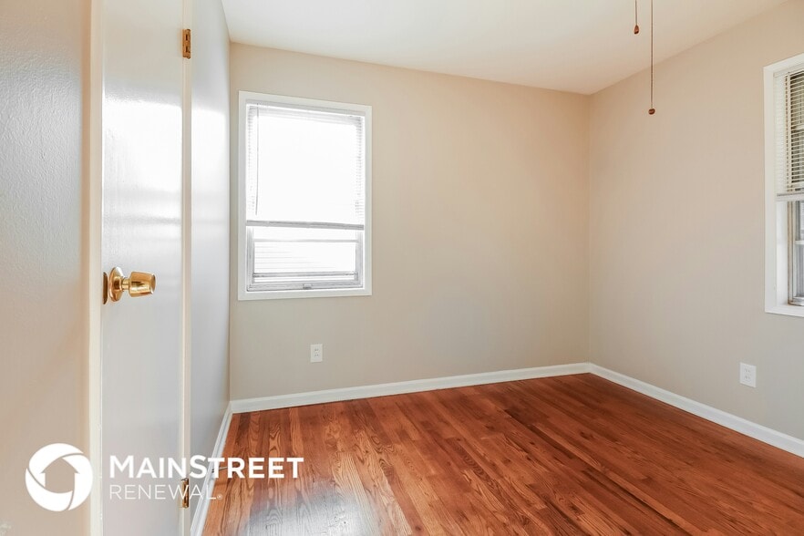 Building Photo - 8173 NE San Rafael Dr