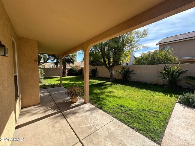 Building Photo - 2301 E Beachcomber Dr