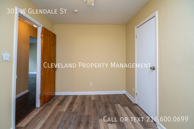Building Photo - 301 W Glendale St