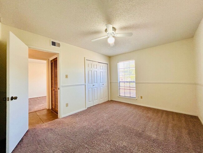 Building Photo - 11300 Maidenstone Dr