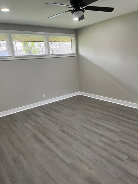 Building Photo - 404 Edgewood Dr