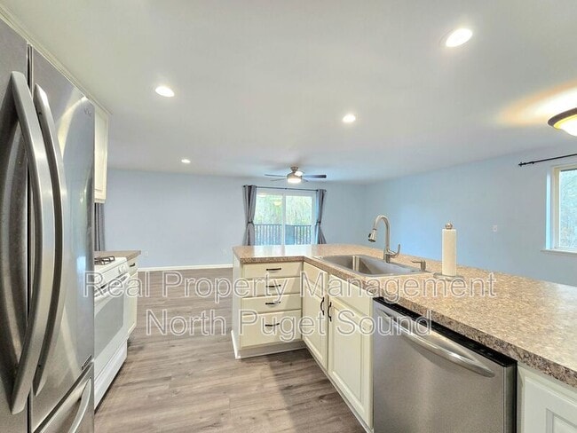 Building Photo - 8711 70th Dr NE