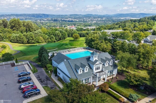 Building Photo - Bright, spacious 2-bedroom / 2-bath condo available now!