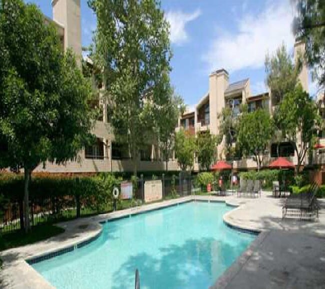 Building Photo - FULLY UPGRADED TWO BEDROOM IN LUXURIOUS COMPLEX!