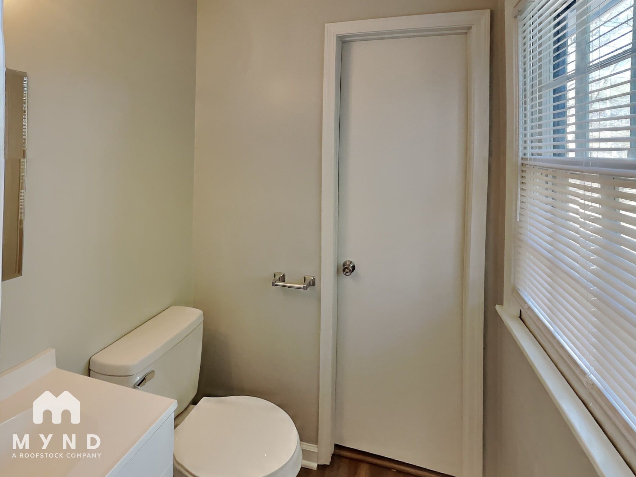 Building Photo - 1573 Lamont Ave