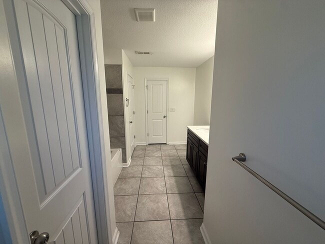 Building Photo - Stunning Move-In Ready 4BR Corner Home "ASK ABOUT OUR ZERO DEPOSIT"