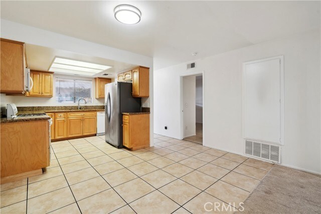 Building Photo - 1745 Los Feliz Dr