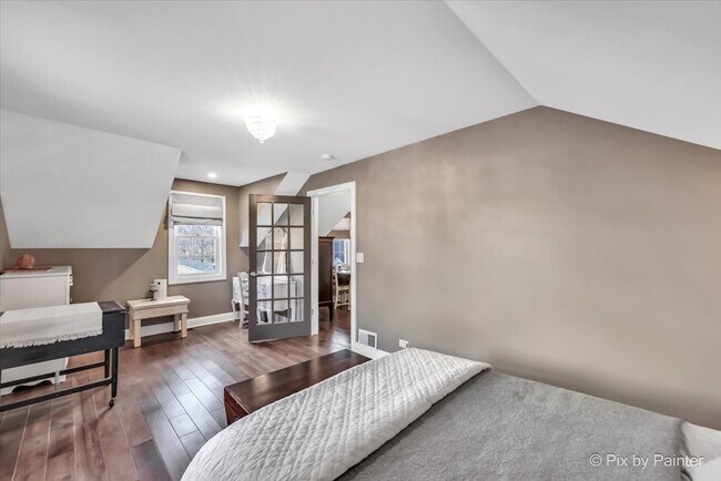 Building Photo - 708 S Rose Farm Rd