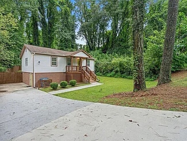 Building Photo - Charming 3BR House in Atlanta