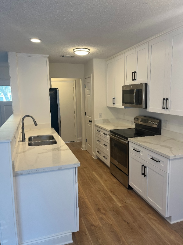 Building Photo - 6056 Savannah Dr