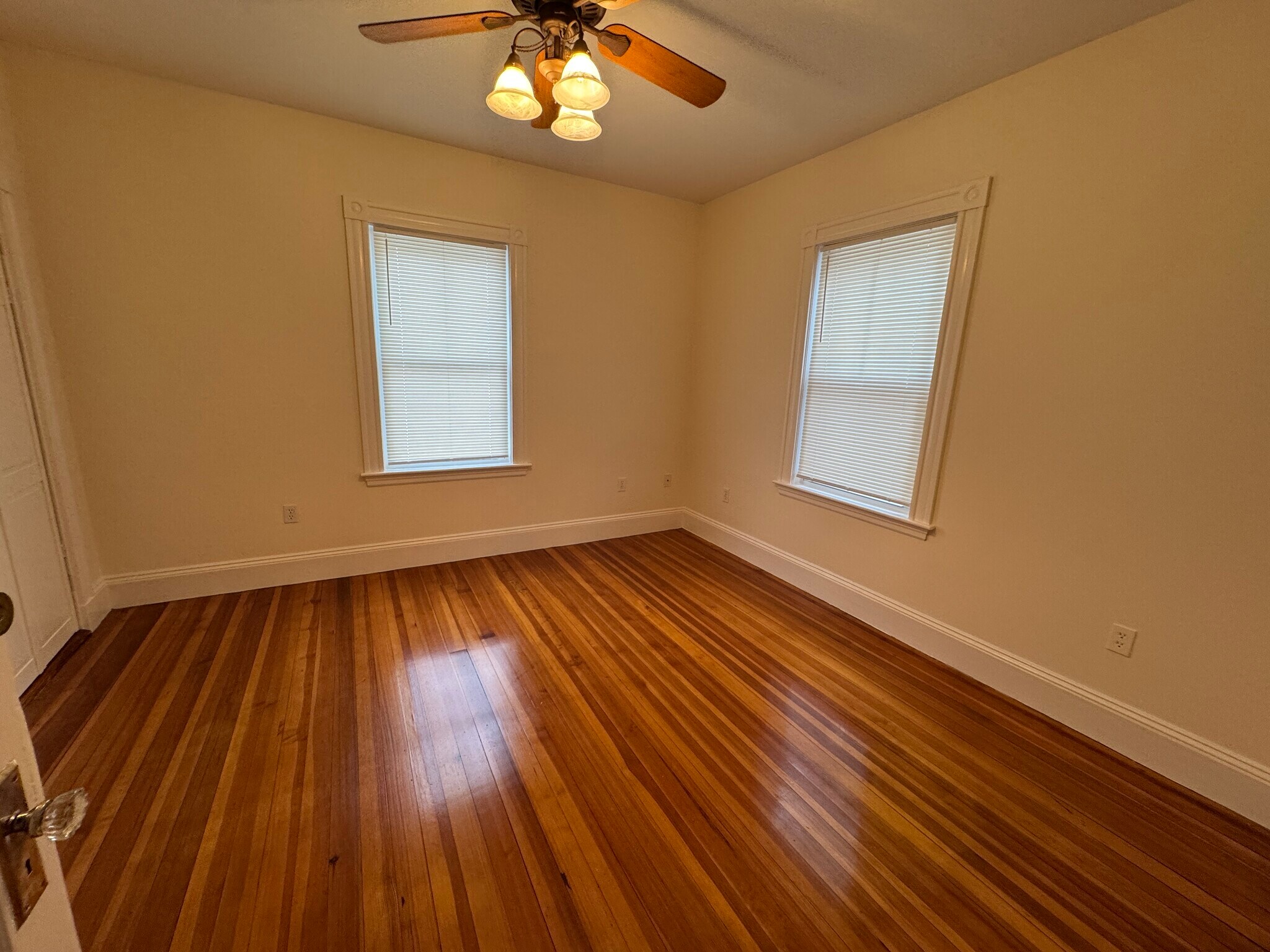 Building Photo - 163 Belmont St