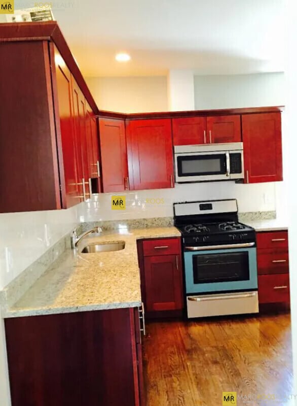 Building Photo - 49 Beech Glen St