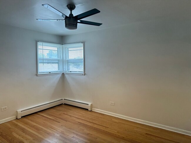 Building Photo - 7400 N Harlem Ave