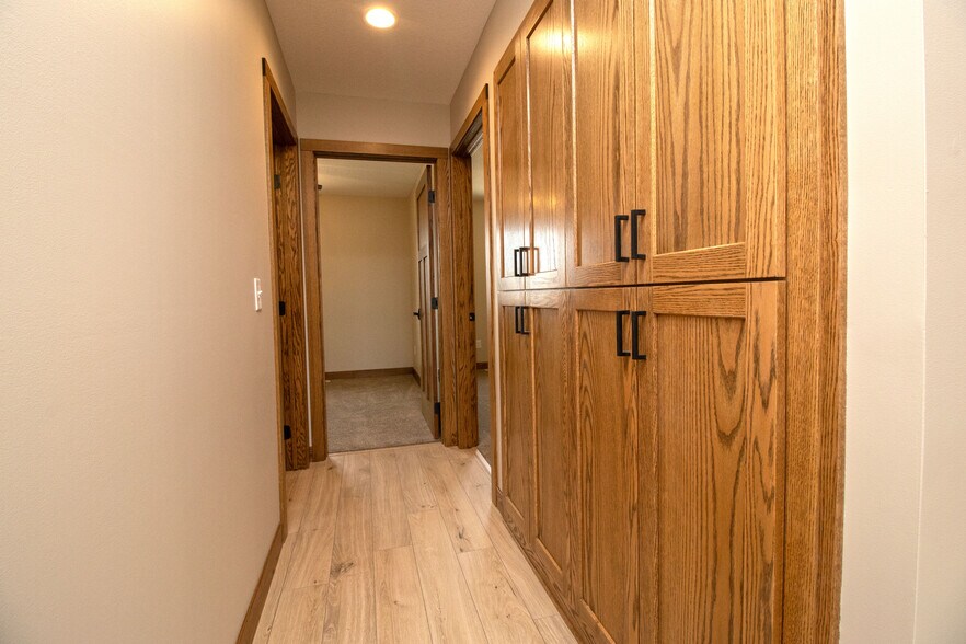 Building Photo - 610 Martin Ave